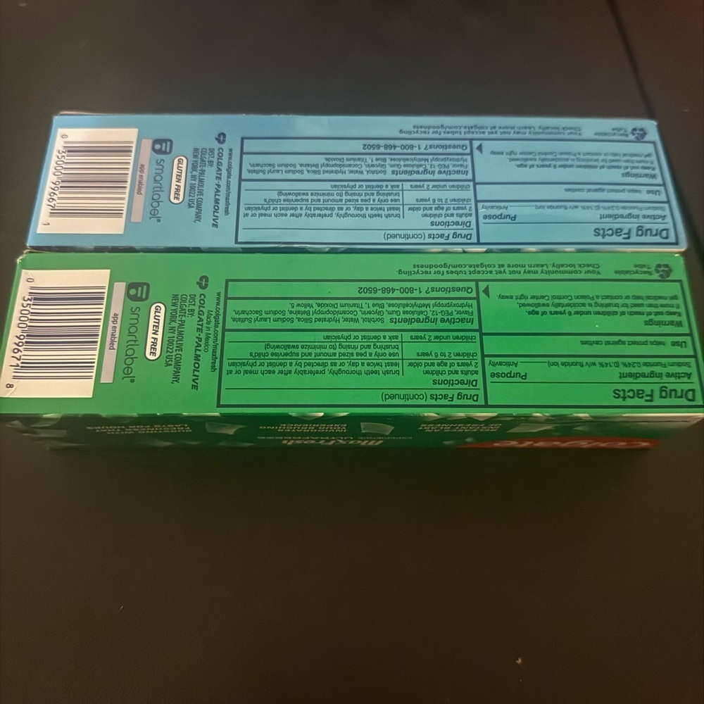 Colgate MaxFresh Toothpaste Set - Red and Green - Picture 2 of 2